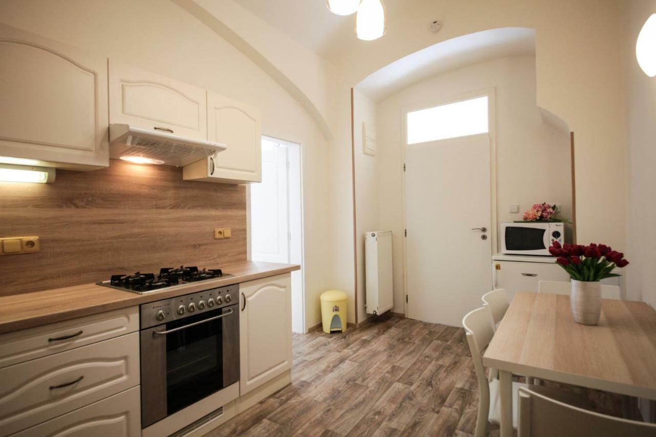 Family Duplex On Wenceslas Square Apartment Prague Exterior photo